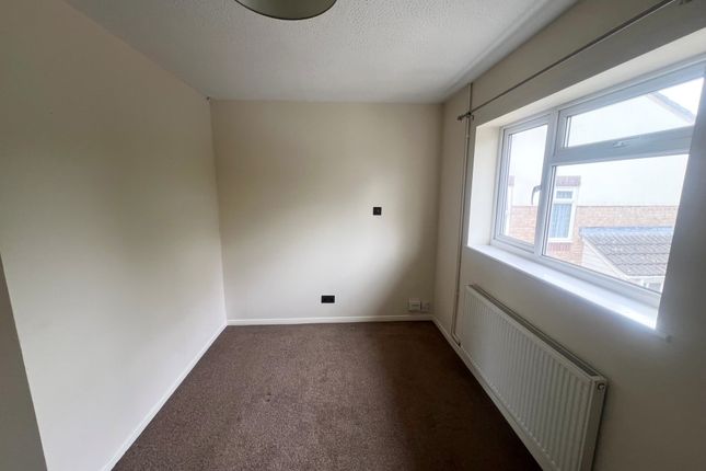 102, BRISTOL photo 4