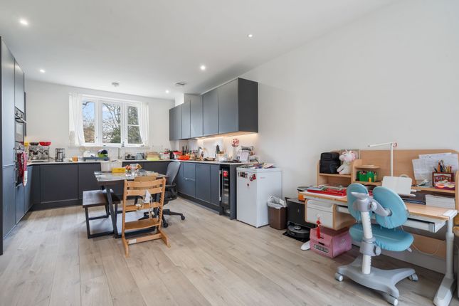 8 Trento Mews, Hadley Wood photo 2