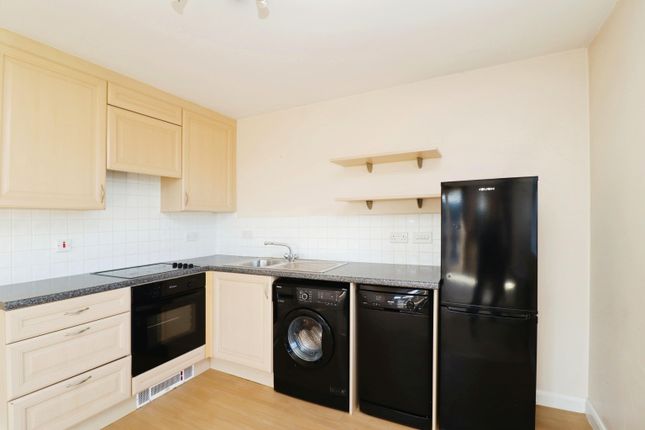 Flat for sale in Stonechat Road, Coton Park, Rugby