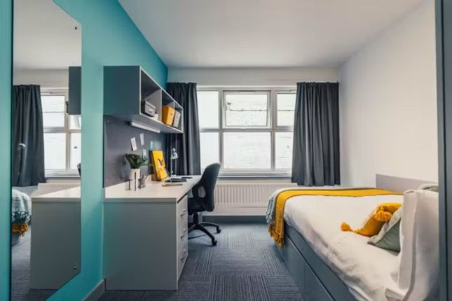 Thumbnail Flat to rent in Students - Pennine House, 31-33 Millstone Lane, Leicester