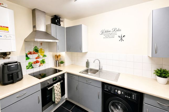 Flat 2 Washbourne Court, 14 Acton Close, Edmonton photo 4