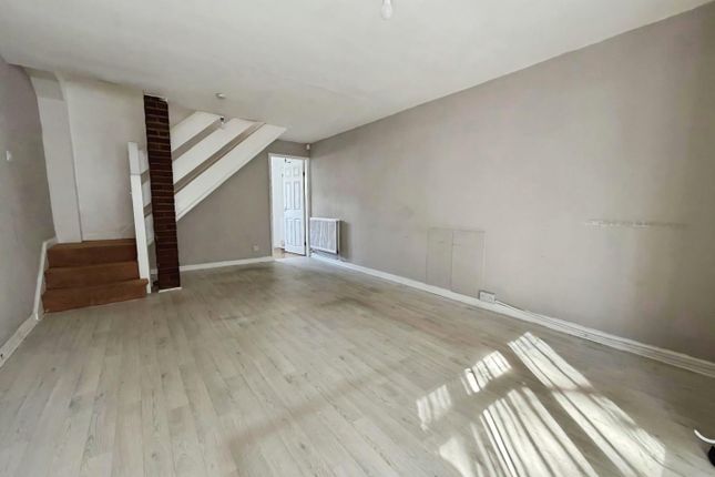 7, Durham Close, Manchester photo 2