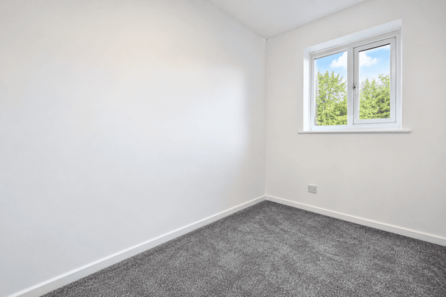 15, Brianne Drive, Cardiff photo 5