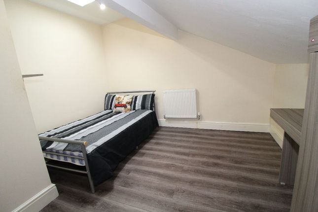 Terraced house to rent in Albert Road, Preston, Lancashire