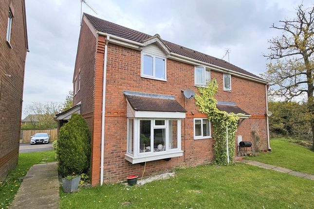Thumbnail Shared accommodation to rent in Dakin Close, Maidenbower, Crawley, West Sussex.