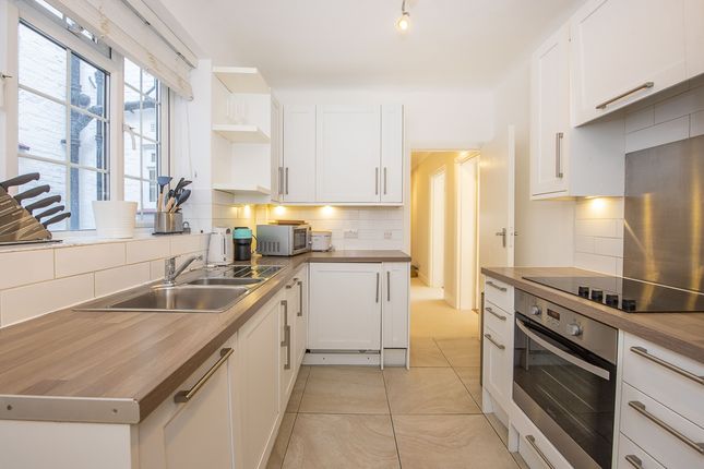 Flat to rent in Putney Hill, London