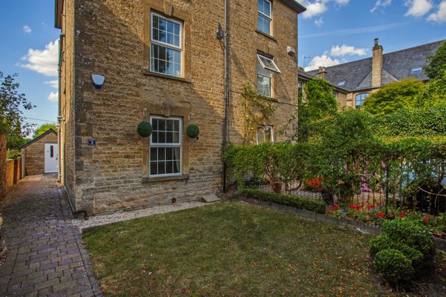 Semi-detached house to rent in London Road, Chipping Norton, Oxfordshire