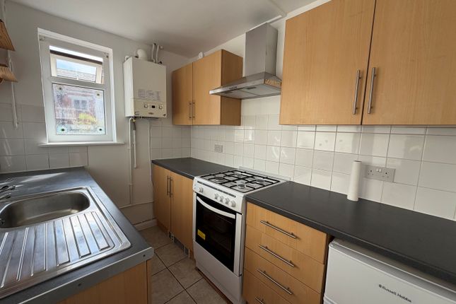 83, Dover photo 3