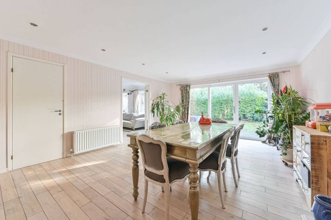 Terraced house for sale in Oakham Drive, Bromley