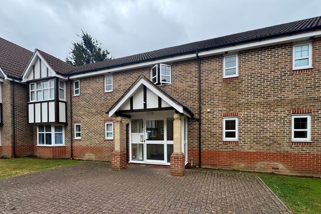 Flat 4, Grebe Court, Sandpiper Road, Cheam, Sutton photo 4