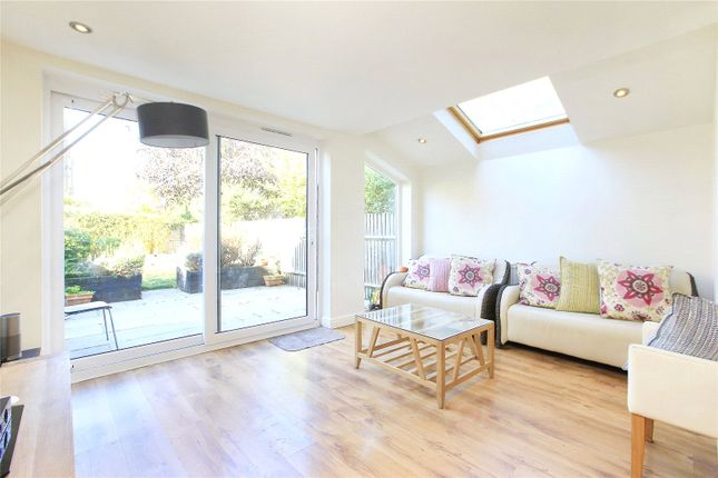 Thumbnail Flat for sale in Knoll Road, Wandsworth, London