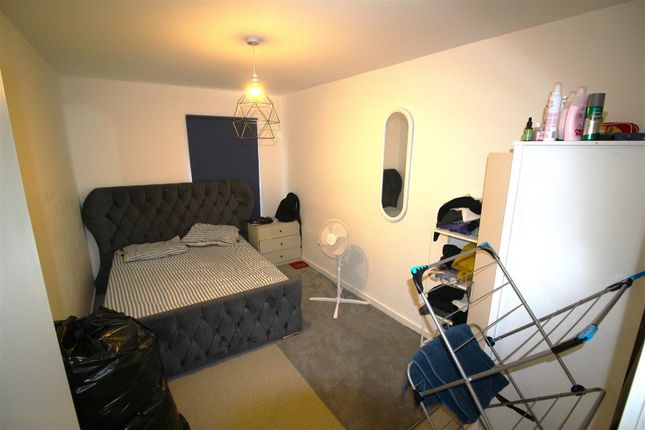 Flat 15, Winifred Court, Prince George Street, Havant photo 5