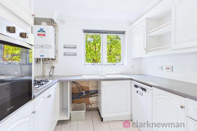 3, Netteswell Orchard, Harlow photo 2