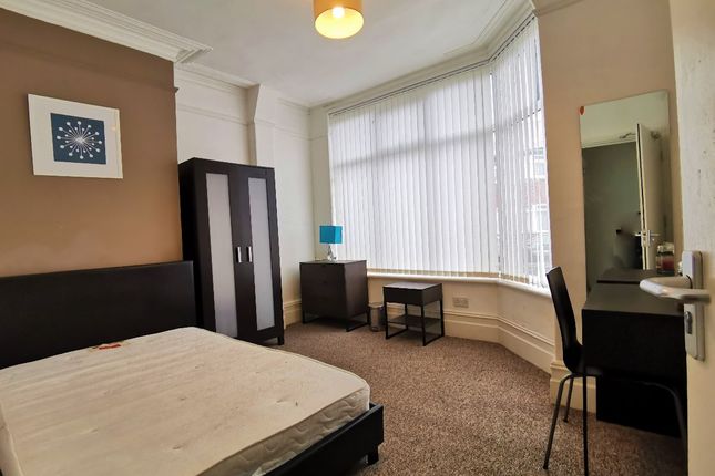 Room to rent in Sumner Road, Salford