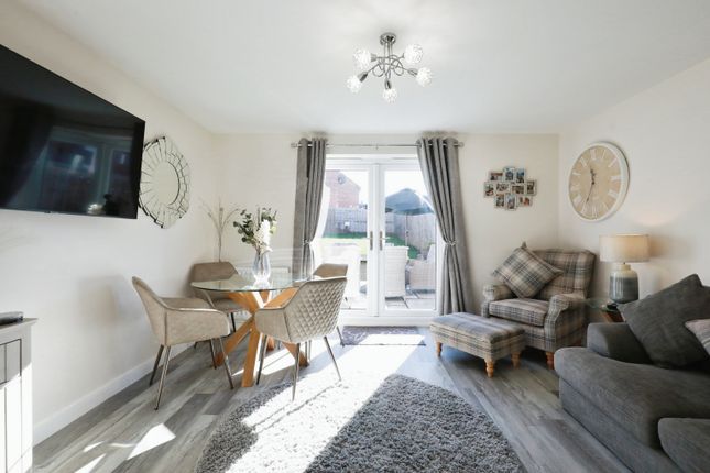 26, Drooper Drive, Stratford-upon-Avon photo 3