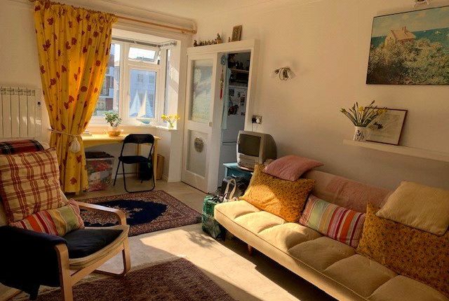 Flat 9, Westdown House,, Hartington Place, East Sussex photo 2