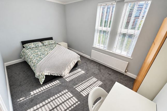 9 De Lacy Mount, Leeds photo 5