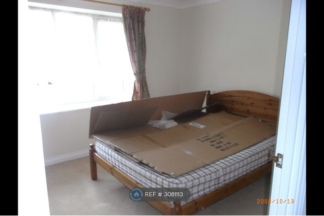 Winslet Place, Reading photo 2