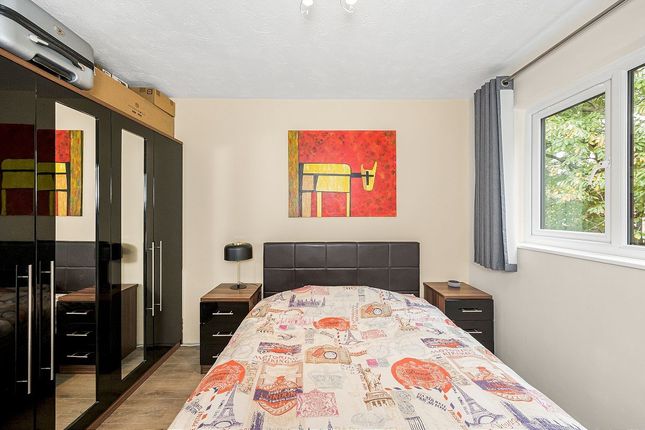 Flat for sale in Transom Square, Isle Of Dogs
