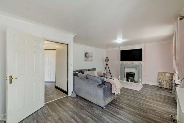 73 Parkgate, Parkgate, Rotherham photo 4