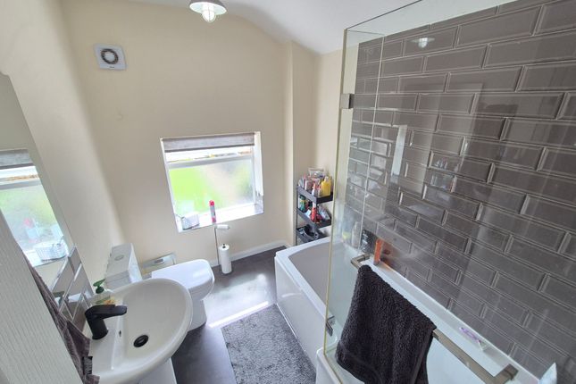 42 Grange Road, Ibstock photo 3