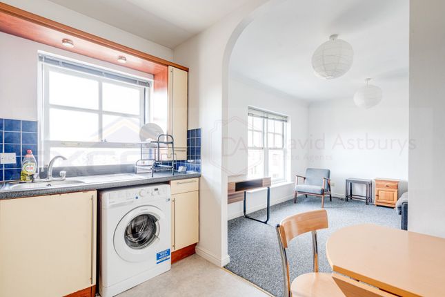 Mowbray Road, Kilburn photo 4
