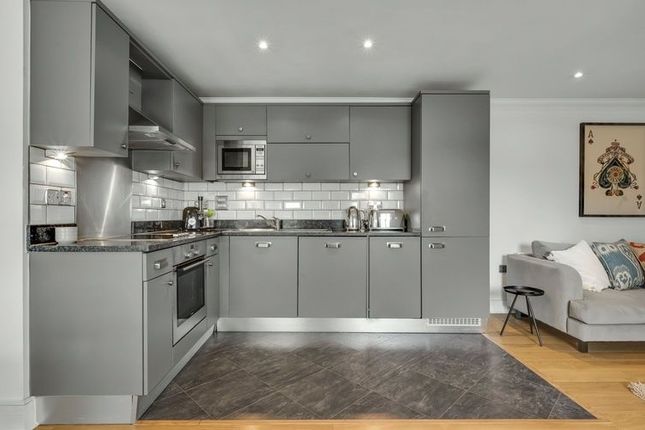 Flat 9, Sovereign House, 1, Bridge Road, East Molesey photo 3