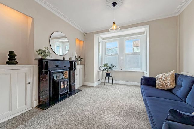 60 Bedwlwyn Road, Hengoed photo 2