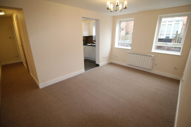 Flat to rent in Flat 2, Churchill House