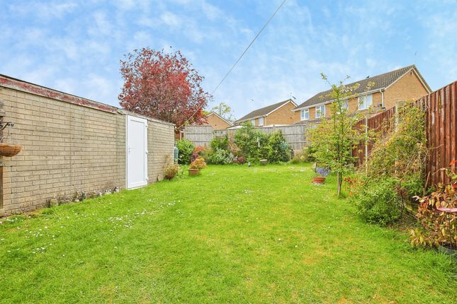 25, Gedge Close, Bury St. Edmunds photo 2