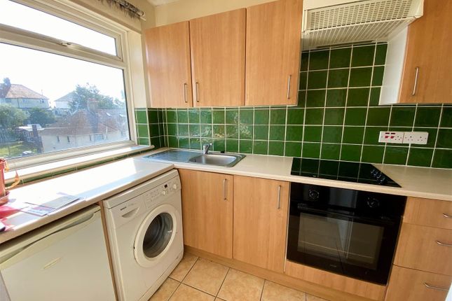 Flat 54, Manton Court, Rotunda Road, Eastbourne photo 3