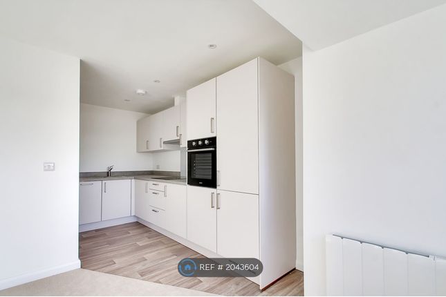 Thumbnail Flat to rent in Parrock Road, Gravesend