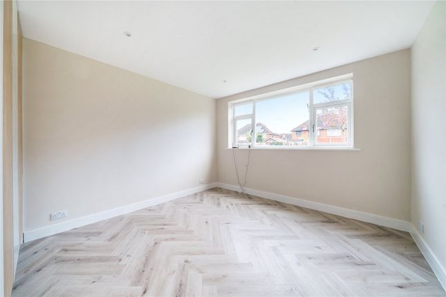Flat for sale in Anchor Meadow, Farnborough, Hampshire