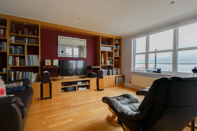 Town house for sale in Kings Road, Burnham-On-Crouch