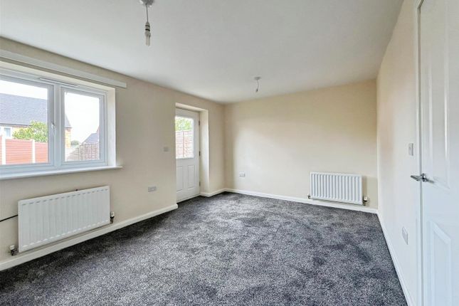 77, Loachbrook Farm Way, Congleton photo 3