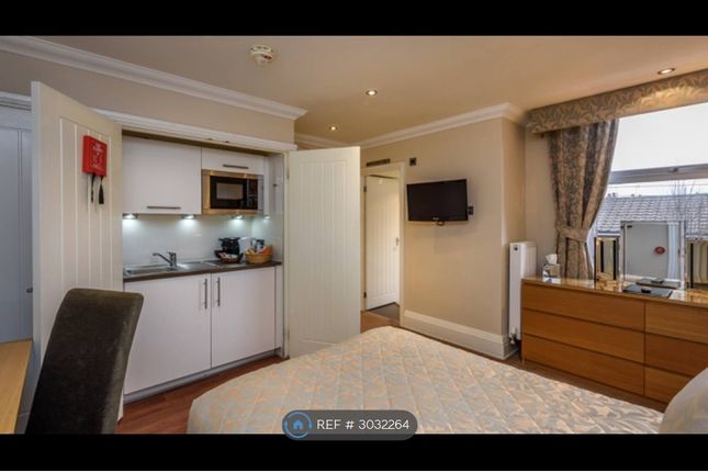 Lennox Lea Studios And Apartments, Charlton Dr, Sale photo 4