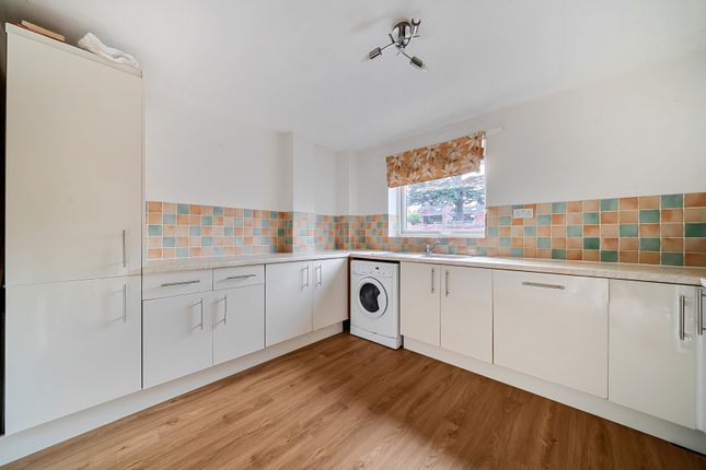 9 Balmoral Court,, King George Close, Gloucestershire photo 3