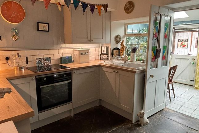 58, Hermitage Street, Crewkerne photo 4