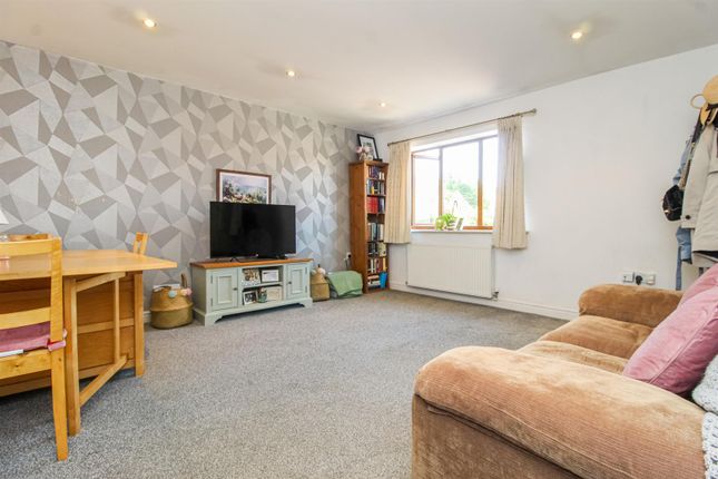 14, Jacobs Court, Horbury photo 2