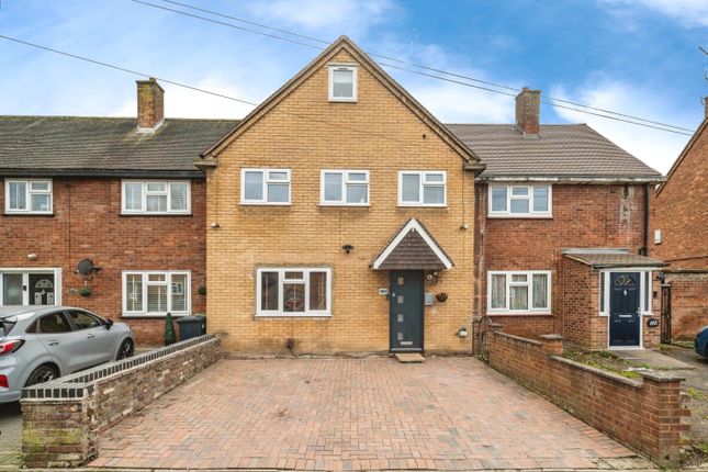 Thumbnail Terraced house for sale in Whitefields Road, Waltham Cross