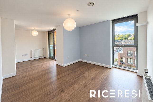 Flat 20, Da Vinci Torre, London photo 5