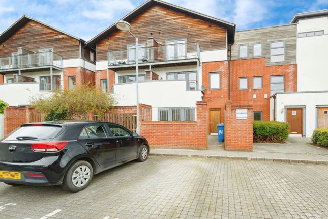 Flat for sale in Cavendish Road, Didsbury, Manchester, Greater Manchester