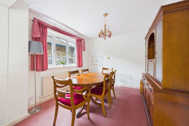 16, Brou Close, East preston photo 3
