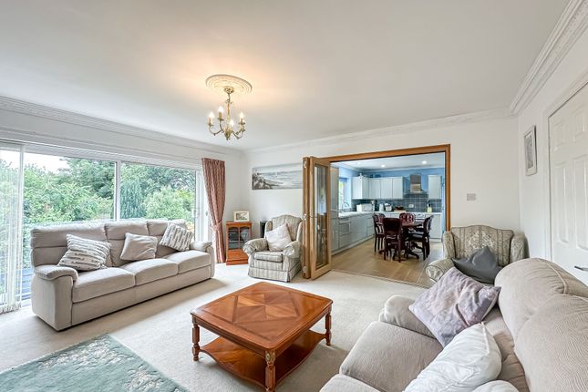 5 Pipers End, Wirral photo 3