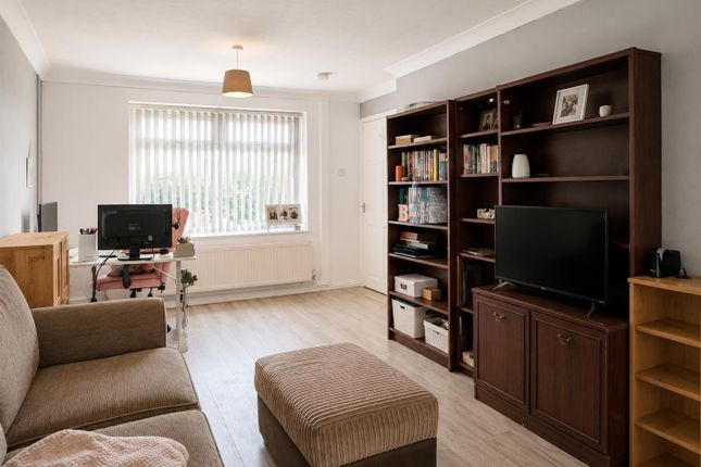17, Phoenix Avenue, Nottingham photo 3