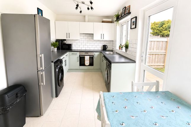 17, Parklands, Tenby photo 2