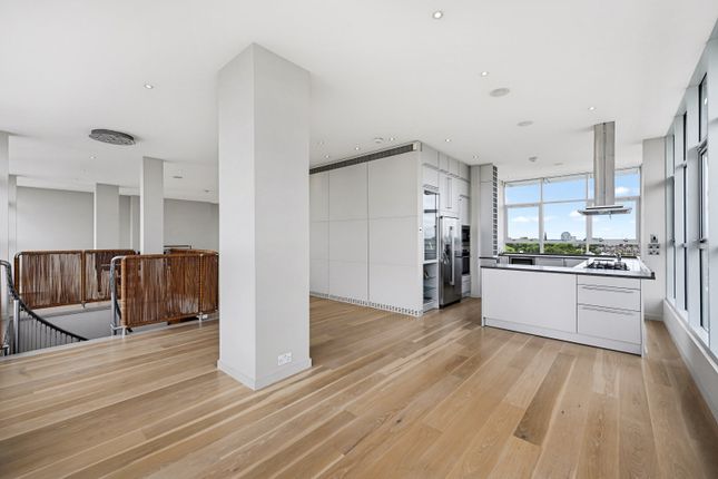 The North Penthouse, Roland House, 2, Roland Gardens, London photo 4