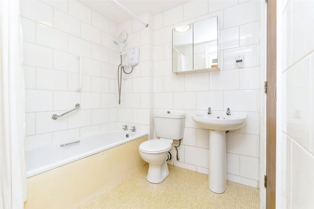 Flat for sale in Kent House Road, London