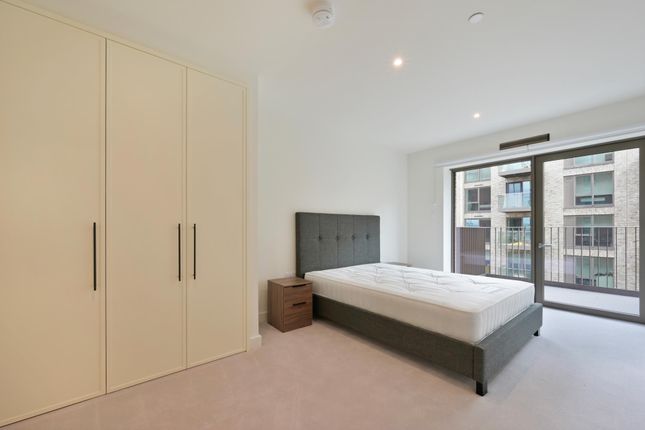 Flat to rent in Mill Building, Riverscape, London