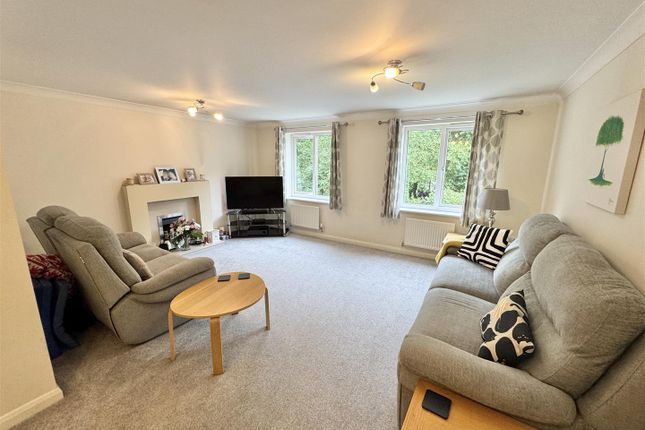 48, Swifts View, Nottingham photo 3